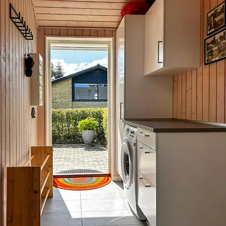 Holiday home Beachfront Near Dalby Bay