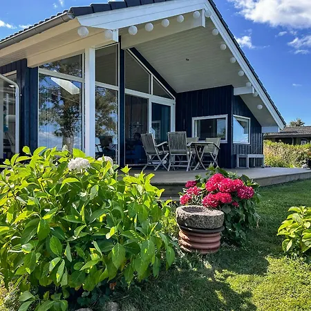 Beachfront Near Dalby Bay