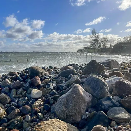 Beachfront Near Dalby Bay Semesterbostad