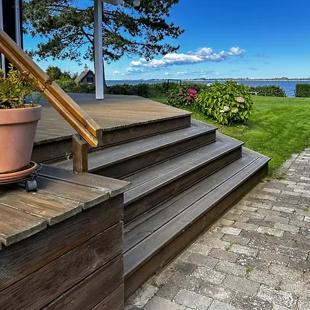 Beachfront Near Dalby Bay Holiday home *