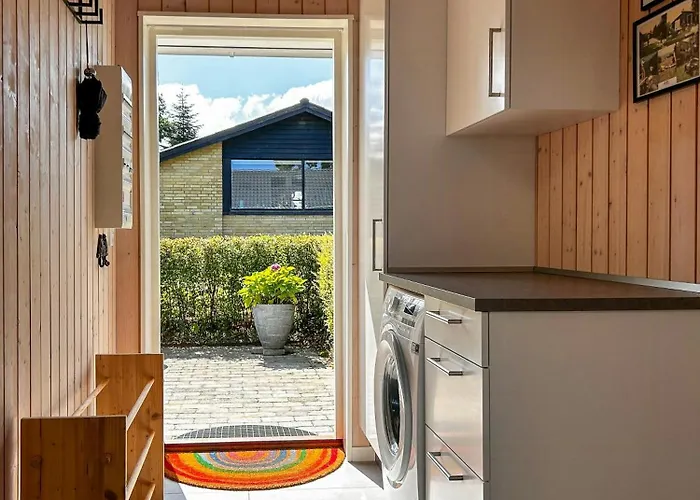 Casa vacanze Beachfront Near Dalby Bay