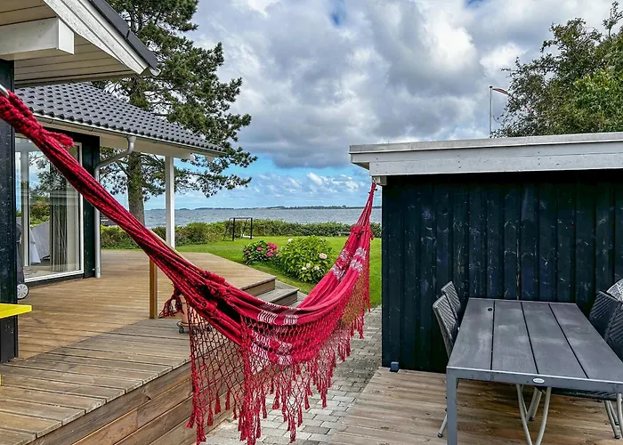 Casa vacanze Beachfront Near Dalby Bay